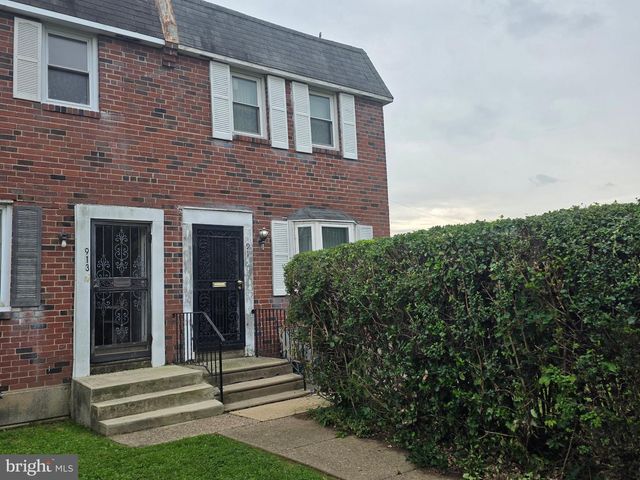 915 LINCOLN TER, Chester, PA 19013