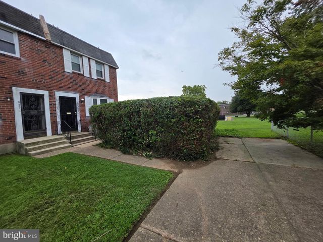 915 LINCOLN TER, Chester, PA 19013
