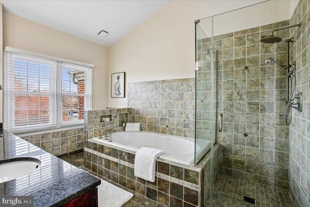 6405 LITTLE POTTERS LN, Alexandria, VA 22310