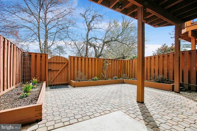 6405 LITTLE POTTERS LN, Alexandria, VA 22310