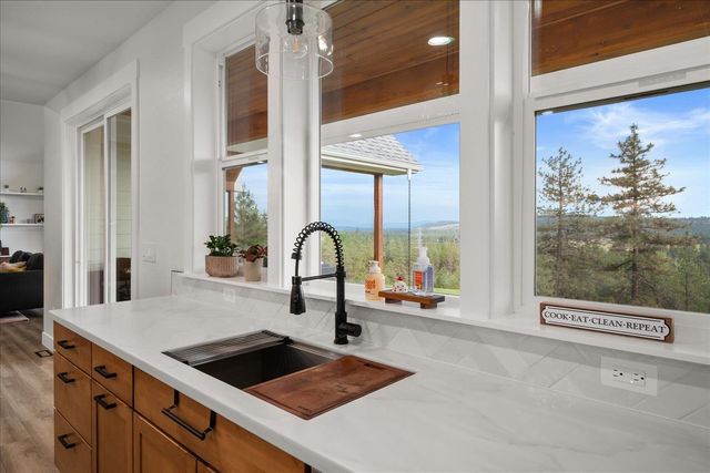9597 N Peaceful Pine Ln, Spokane, WA 99224