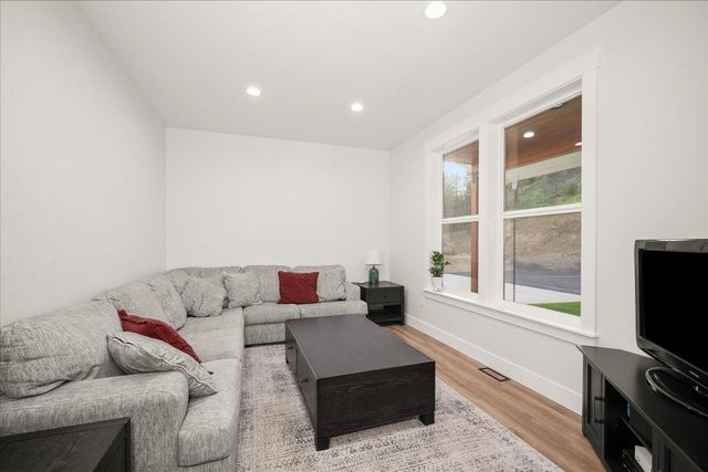 9597 N Peaceful Pine Ln, Spokane, WA 99224