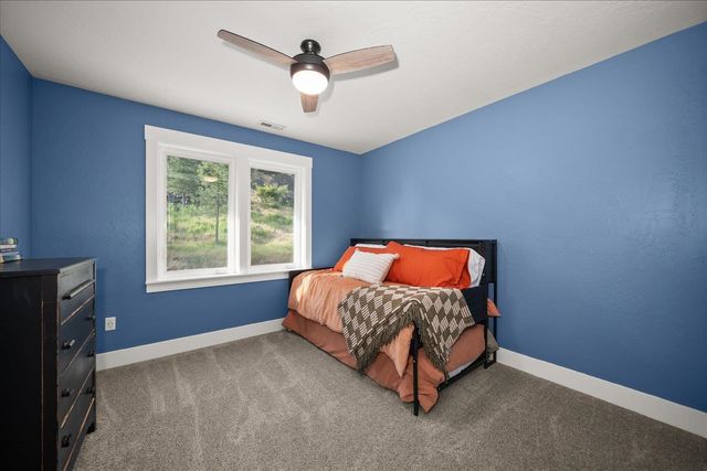 9597 N Peaceful Pine Ln, Spokane, WA 99224
