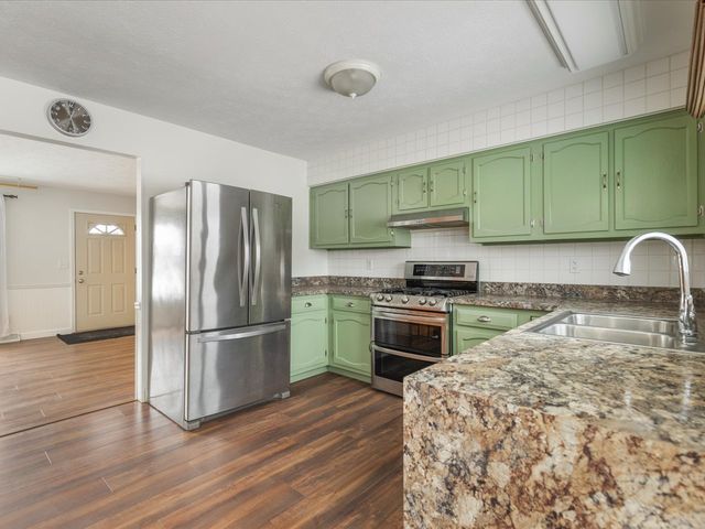 590 Brentwood Road, Machesney Park, IL 61115