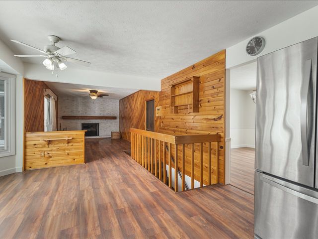 590 Brentwood Road, Machesney Park, IL 61115