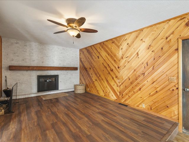 590 Brentwood Road, Machesney Park, IL 61115