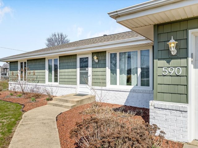 590 Brentwood Road, Machesney Park, IL 61115