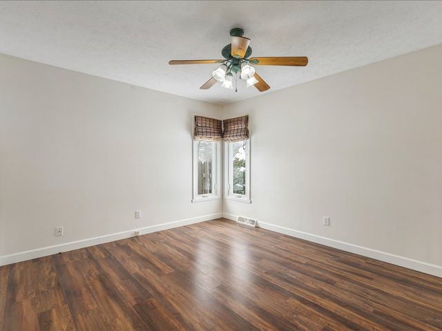 590 Brentwood Road, Machesney Park, IL 61115