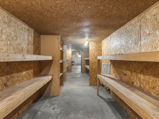 590 Brentwood Road, Machesney Park, IL 61115