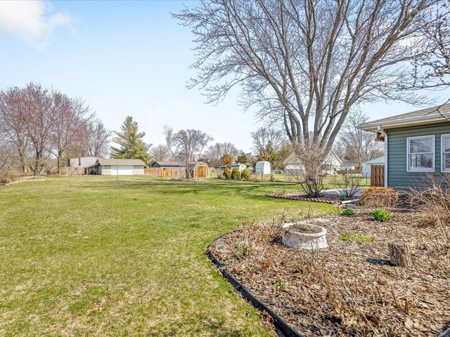 590 Brentwood Road, Machesney Park, IL 61115