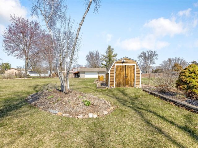 590 Brentwood Road, Machesney Park, IL 61115