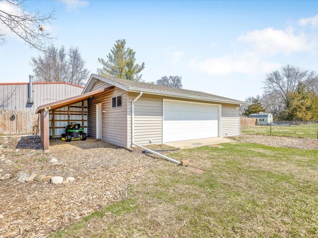 590 Brentwood Road, Machesney Park, IL 61115