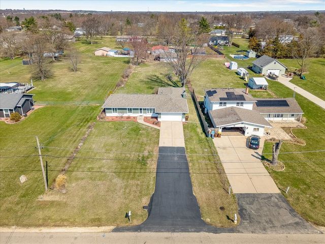 590 Brentwood Road, Machesney Park, IL 61115