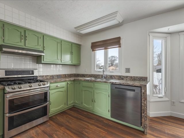 590 Brentwood Road, Machesney Park, IL 61115