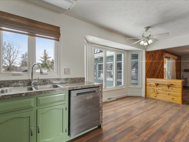 590 Brentwood Road, Machesney Park, IL 61115