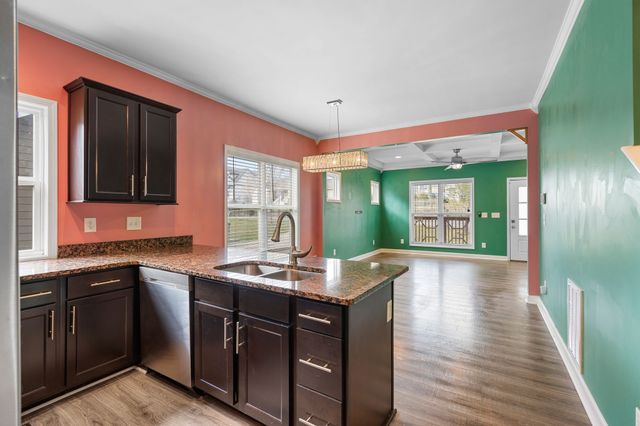 228 Hadleys Bend Blvd, Old Hickory, TN 37138
