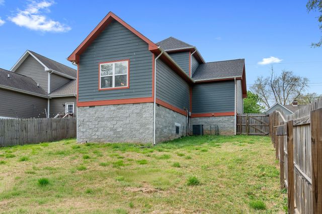 228 Hadleys Bend Blvd, Old Hickory, TN 37138