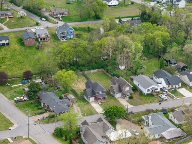 228 Hadleys Bend Blvd, Old Hickory, TN 37138
