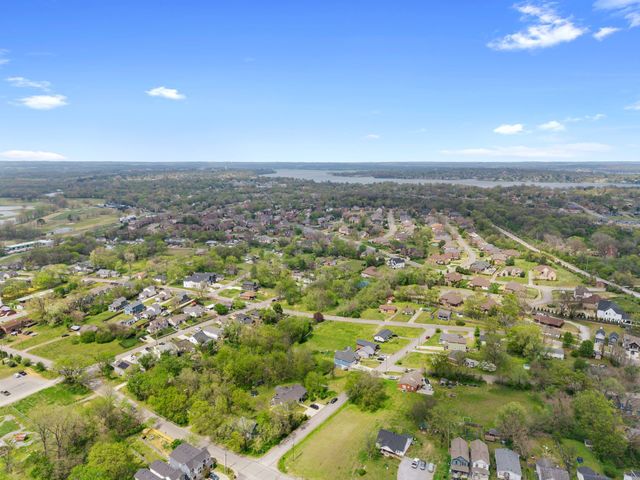 228 Hadleys Bend Blvd, Old Hickory, TN 37138