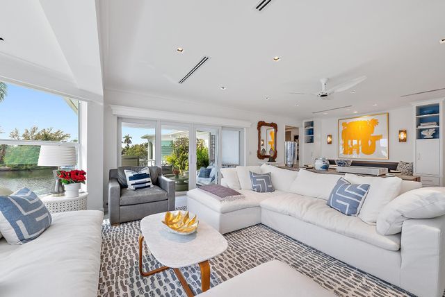 209 Evans Lane, Manalapan, FL 33462