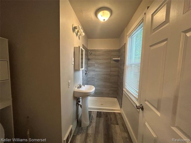 7559 Studebaker Avenue, Warren, MI 48091