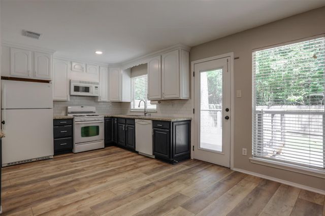 31 Maywind Court, The Woodlands, TX 77381