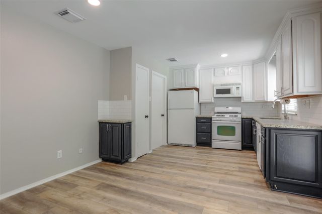 31 Maywind Court, The Woodlands, TX 77381