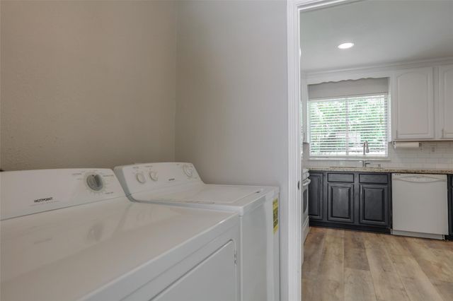 31 Maywind Court, The Woodlands, TX 77381
