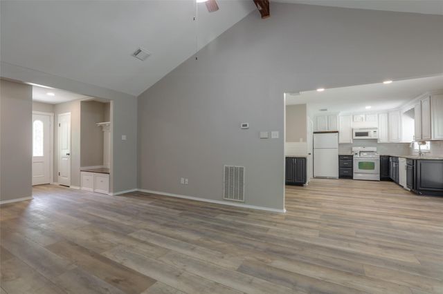 31 Maywind Court, The Woodlands, TX 77381