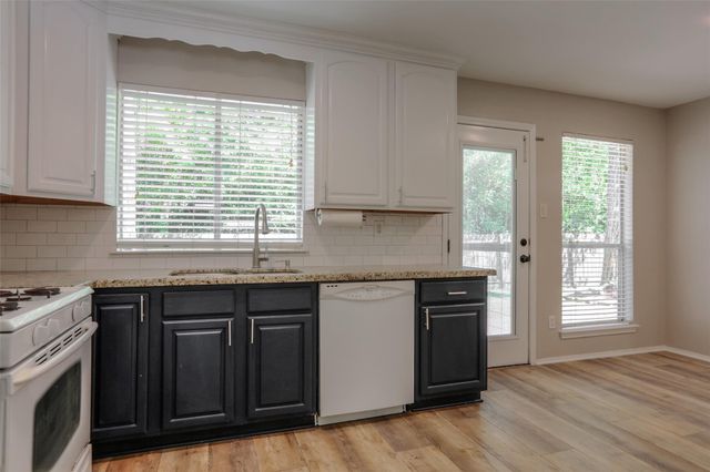 31 Maywind Court, The Woodlands, TX 77381
