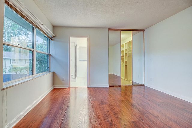 44 Essex Court B, Royal Palm Beach, FL 33411