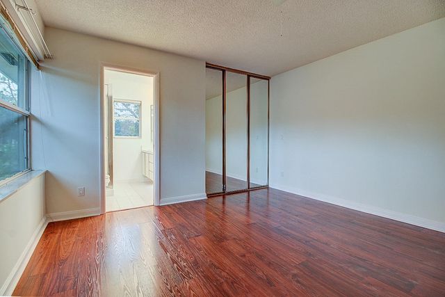 44 Essex Court B, Royal Palm Beach, FL 33411