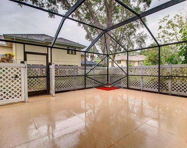 44 Essex Court B, Royal Palm Beach, FL 33411