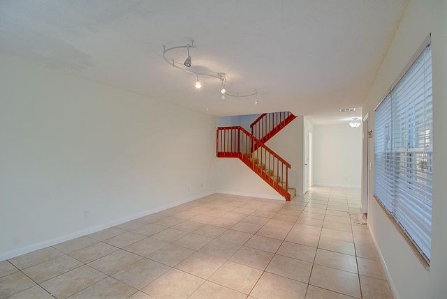 44 Essex Court B, Royal Palm Beach, FL 33411