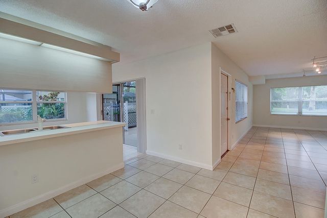 44 Essex Court B, Royal Palm Beach, FL 33411