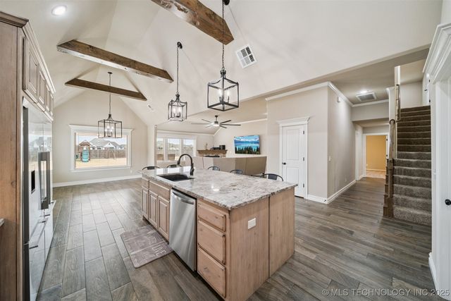 14241 N 68th Avenue E, Collinsville, OK 74021