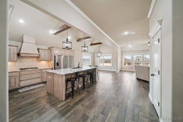 14241 N 68th Avenue E, Collinsville, OK 74021