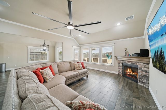 14241 N 68th Avenue E, Collinsville, OK 74021