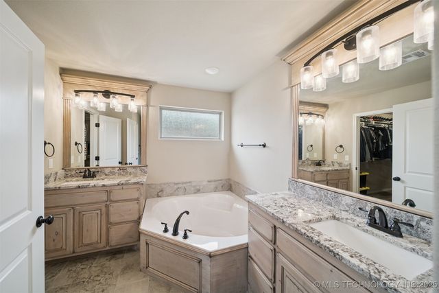 14241 N 68th Avenue E, Collinsville, OK 74021