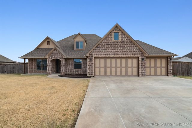 14241 N 68th Avenue E, Collinsville, OK 74021