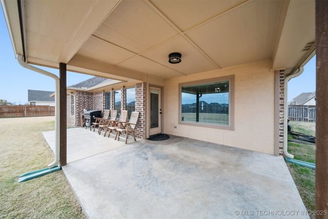 14241 N 68th Avenue E, Collinsville, OK 74021
