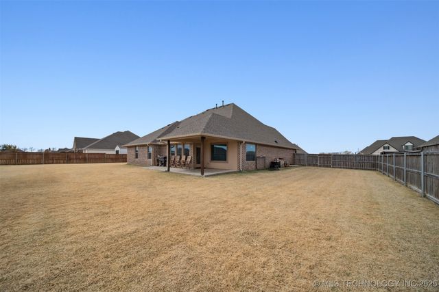 14241 N 68th Avenue E, Collinsville, OK 74021