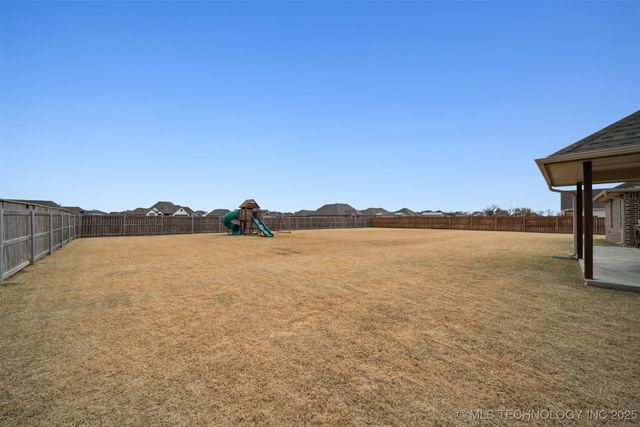 14241 N 68th Avenue E, Collinsville, OK 74021