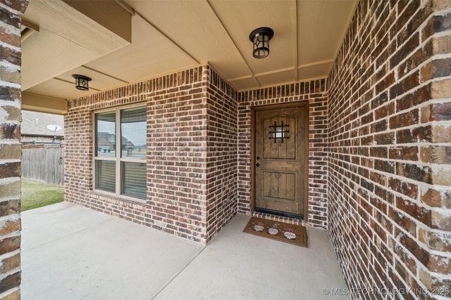 14241 N 68th Avenue E, Collinsville, OK 74021