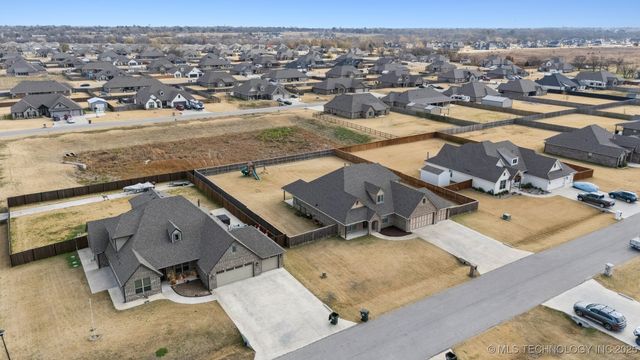 14241 N 68th Avenue E, Collinsville, OK 74021