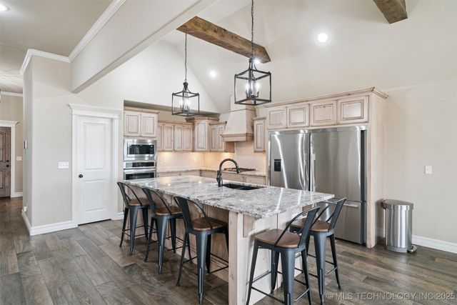 14241 N 68th Avenue E, Collinsville, OK 74021