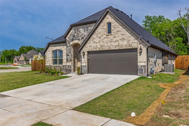 305 Cherbury Grove, Greenville, TX 75401