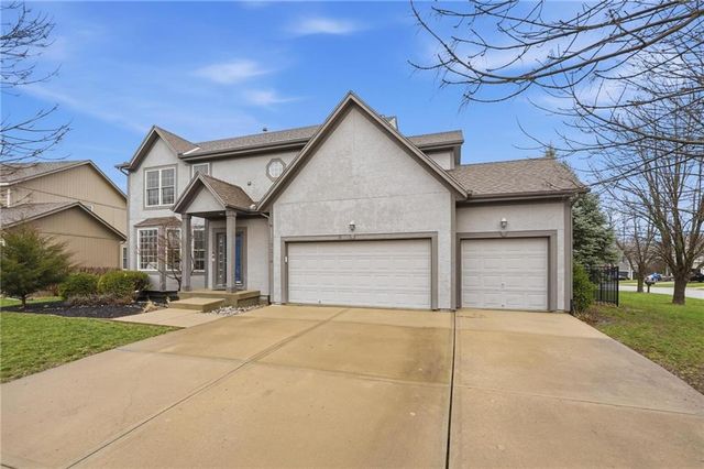 17314 W 161 Street, Olathe, KS 66062