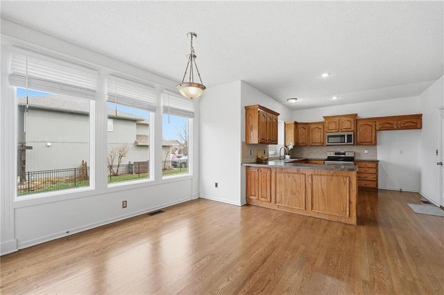 17314 W 161 Street, Olathe, KS 66062