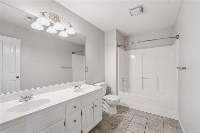 17314 W 161 Street, Olathe, KS 66062